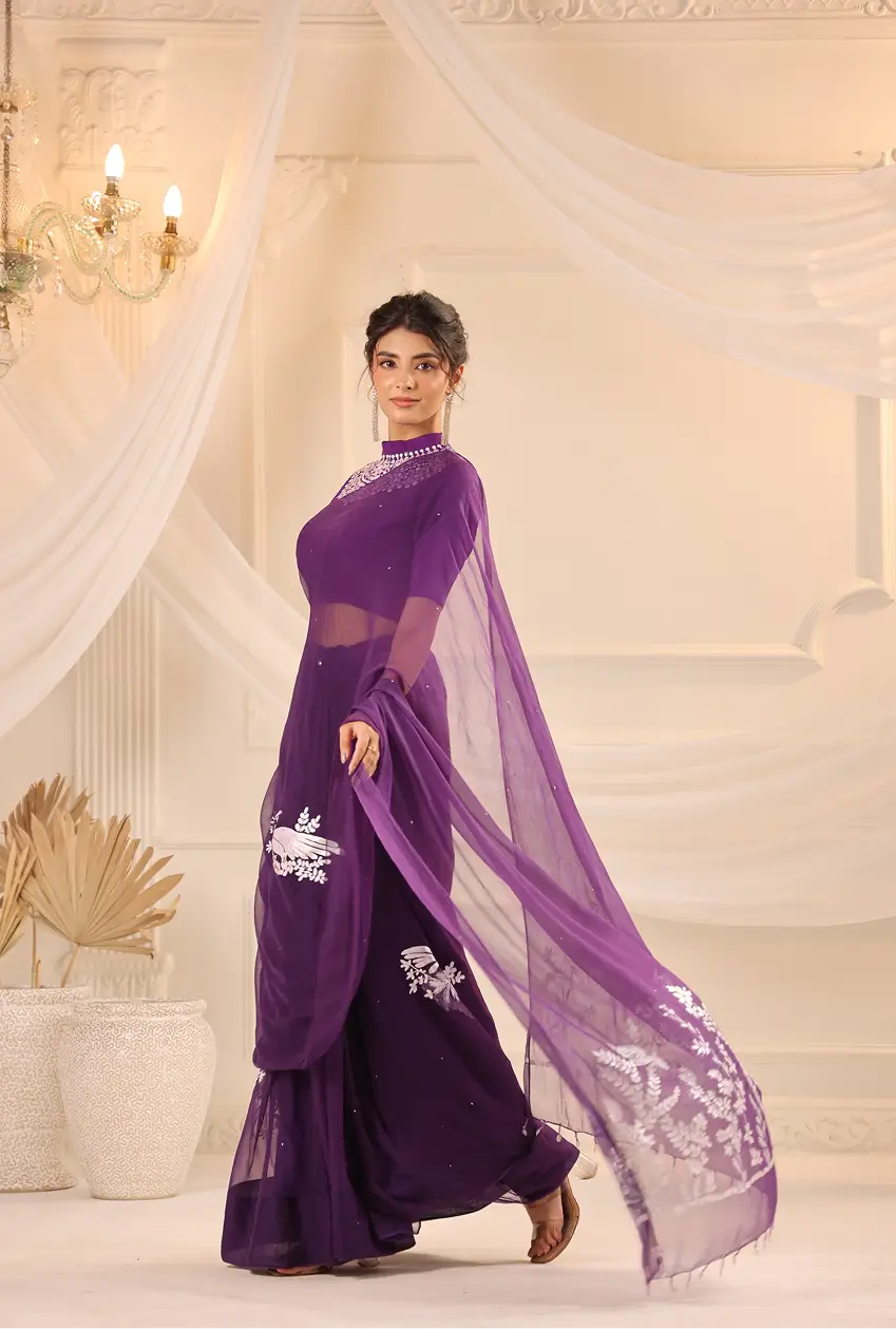 QUEEN’S PEAHEN NECKLACE4