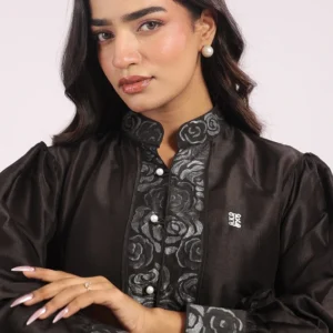 Monochrome black shirt