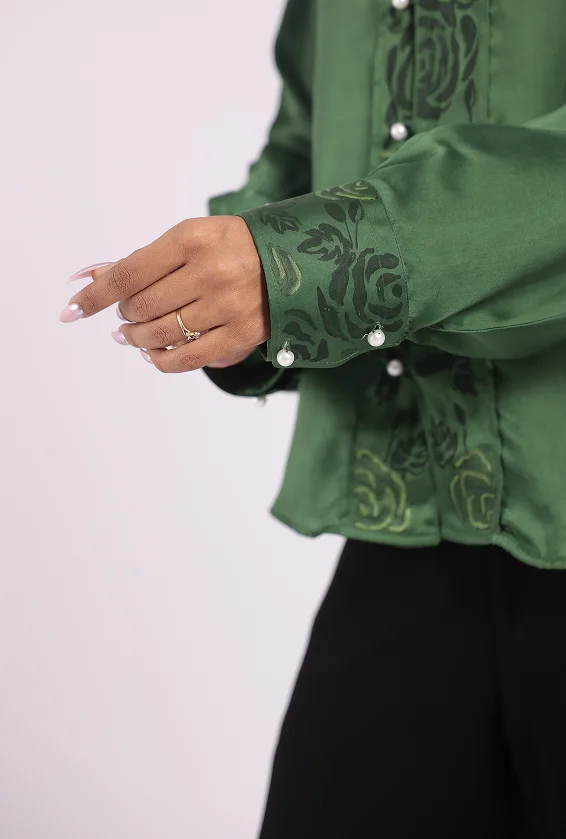 Monochrome green shirt 1